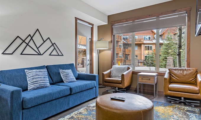Canmore Hotel | Deluxe Poolside Suite - Sleeps 8 | Resort Perks