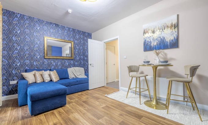 Londonderry Apartamento | Derry City, Northern Ireland - Violet Suite Apartments (A), 4 Guests (1 Apartment) or 8 Guests (2 Ap