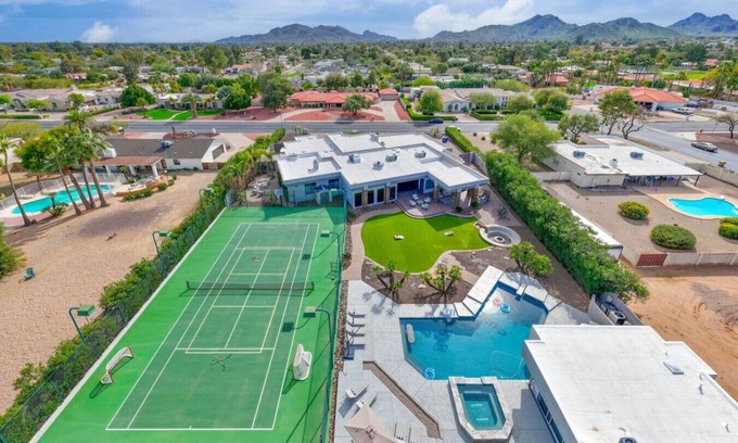Paradise Valley Village Casa | Desert Diamond HTD Pool/Hot Tub/Tennis/BBall/Sauna