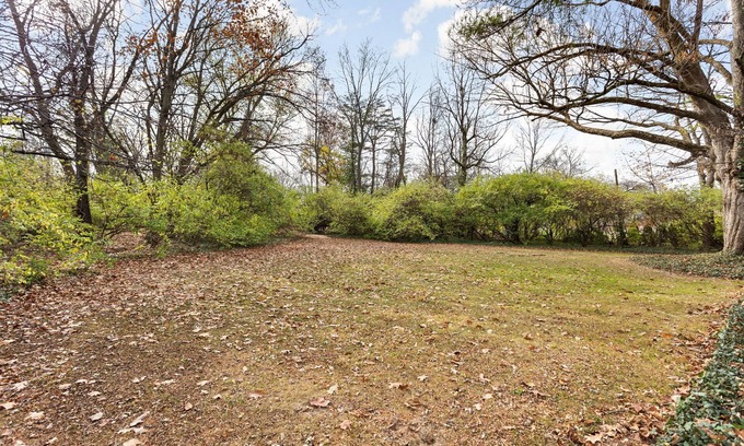 Indianapolis Casa | Designer 2 bedroom, 1 acre retreat in the city