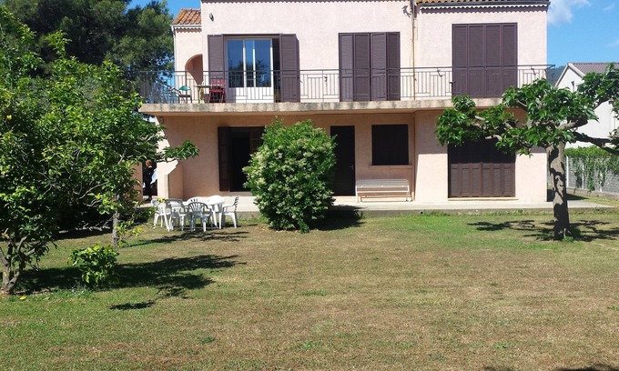 Prunete Apartamento | Dessous de Villa 150 metres from the beach