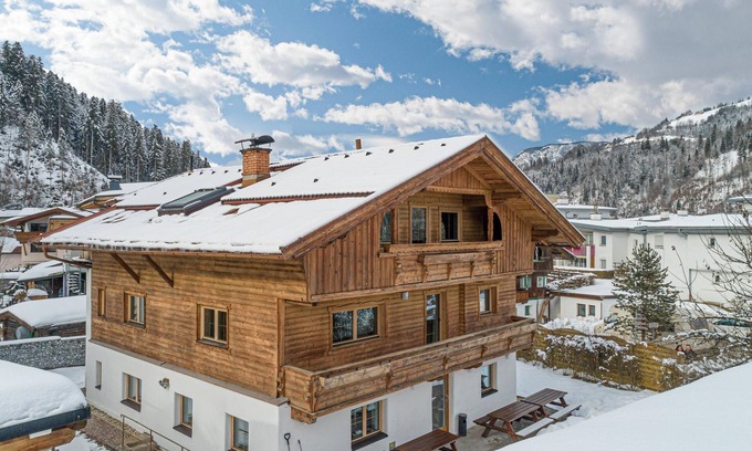 Hopfgarten im Brixental Chalet De Esquí | Detached chalet with sauna and sunny terrace facing south