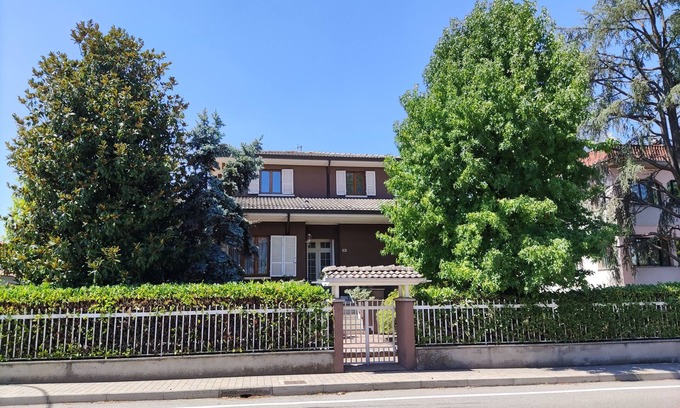 Podenzano Villa | Detached house surrounded by its own green space - Host Betty & Mauro