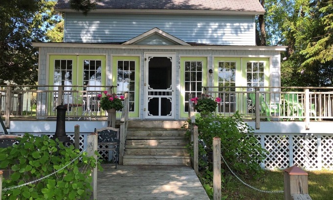 De Tour Village Casa | Detour Village , freighter views , cozy