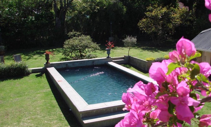 George Casa | Die Waenhuis Guest House