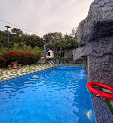 Devikolam Villa | Diga Vista Lake View 4BHK Swimming Pool Cottage Munnar