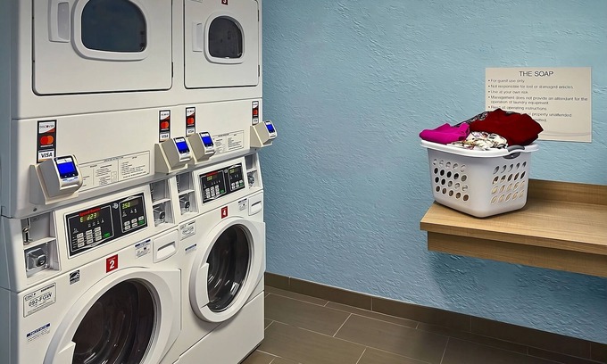 Monmouth Junction Complejo | Discover a Charming Stay in Princeton! Free Breakfast and Seasonal Outdoor Pool!