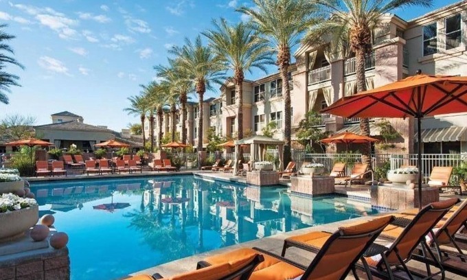 Gainey Village Villas Casa | Discover Ideally Located Suites in Gainey Ranch AZ w/ Free Parking & Breakfast!