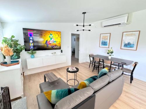 Anaheim Resort Casa | Disneyland Retreat-Pool Spa Game