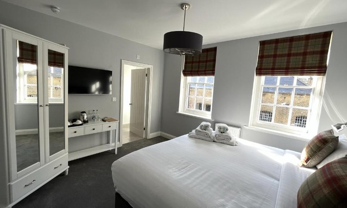 Wapping Hotel | Dockers Inn