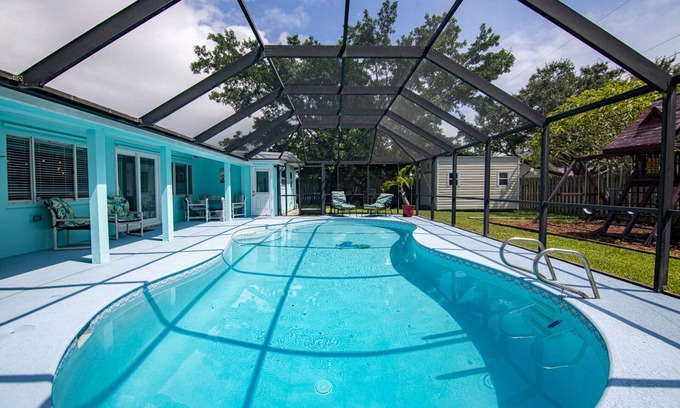 Indian Harbour Beach Casa | DOG Friendly BEACHSIDE 4BR/3BA, Solar/Saltwater Pool, No Smoke +Special Offers