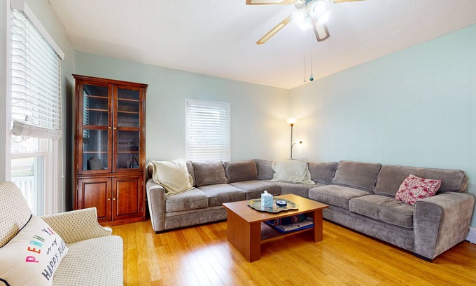 Penn Yan Casa | Dog-friendly home with washer/dryer, outdoor dining & grill - walk to town