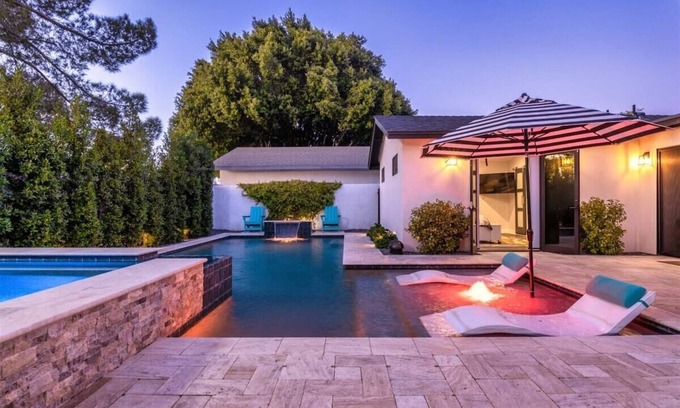 Indian Villa Villa | Dog Friendly Villa - Huge Pool & Hot Tub