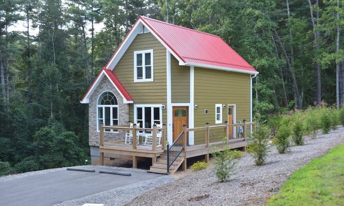 Weaverville Casa | Dogwood Cottage