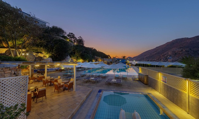 Galissas Hotel | Dolphin Bay Seaside Resort & Suites