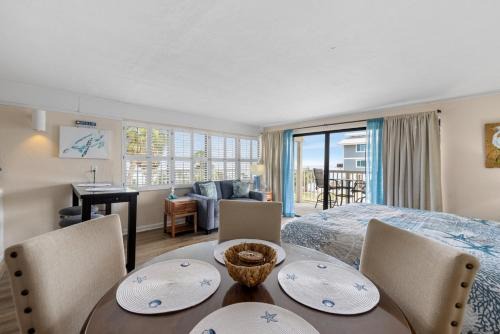 Cedar Key Casa | Dolphin View 217 at Cedar Cove Condos