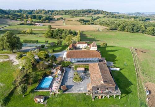 Sainte-Colombe-de-Villeneuve Hotel | Domaine de Villot