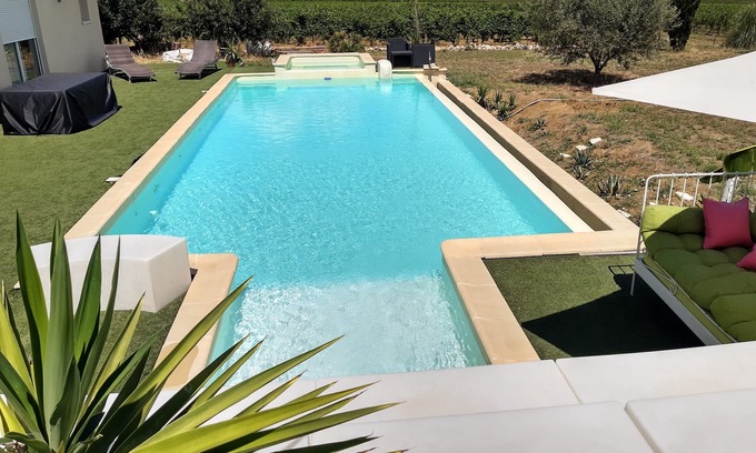 Servian Casa | "Domaine 1902" swimming pool, billiards, bowling green, 14 people