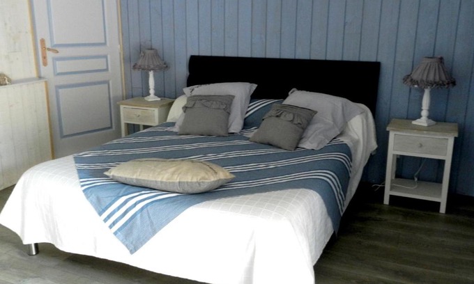 Saint-Donan Casa | Domaine de La Ville Suzanne - Chambres d'hôtes, Roulottes et Cabanes