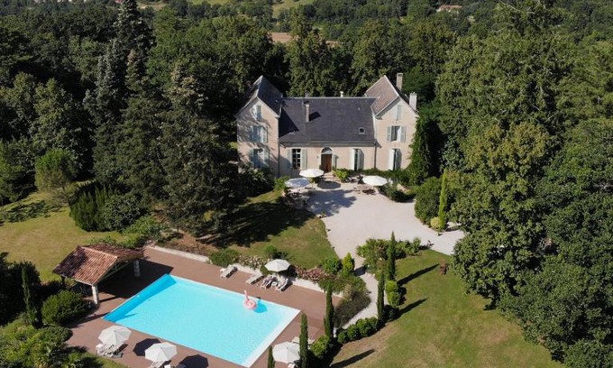 Castres Cama Y Desayuno | Domaine Le Castelet
