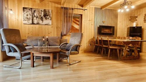 Czarny Dunajec Chalet De Esquí | Domki u Jacka sauna bilard tenis air hockey piłkarzyki bawialnia plac zabaw