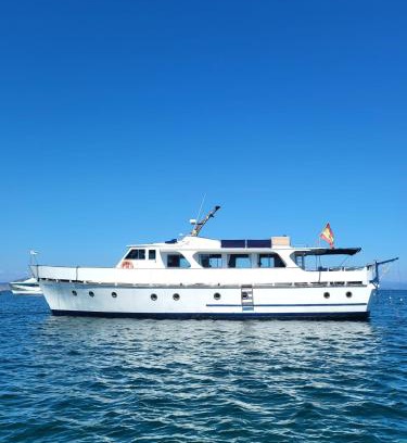 Vigo Alquiler De Eote | Don Maximo Yacht Hotel