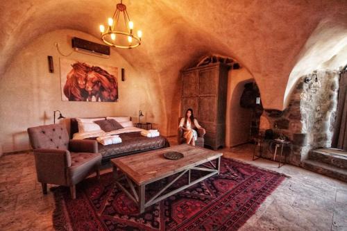 Tiberias Old City Hotel | Dona Castle