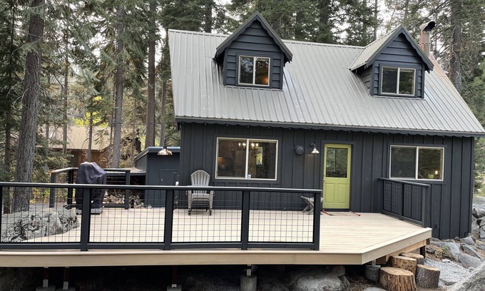 Donner Lake Woods Cabina | Donner Creekside Cabin