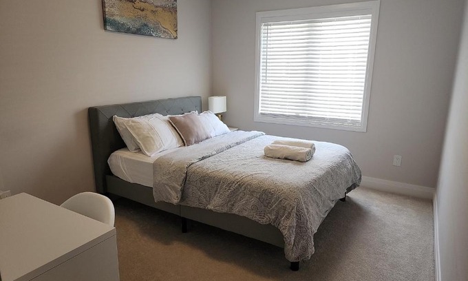 Ottawa Division Casa | Dorothy's Deluxe room