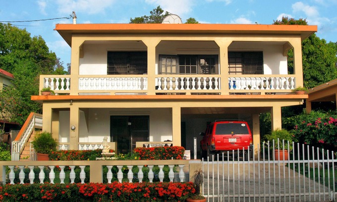 Esperanza Apartamento | Dos Palmas-3Bdrm, 2Ba, Walk One Block to Caribbean, Malecon, restaurants, etc.