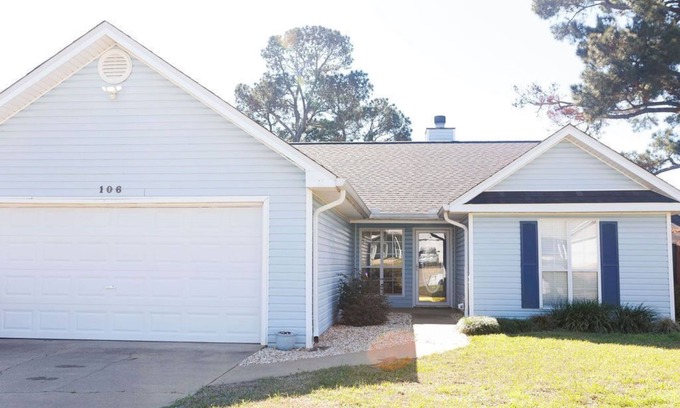 Dothan Casa | Dothan Westside Retreat