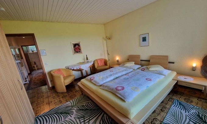 Klingenmuenster Cama Y Desayuno | Double room with shower/WC - Pension Henriette