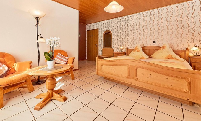 Wolf Cabaña | Double room 1 - guest and wine house Haus Schatzgarten