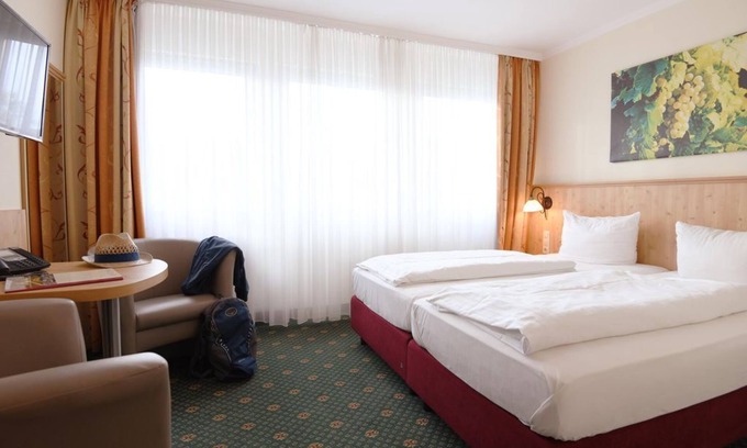 Brodenbach Casa | Double room with balcony - Standard Rate BI 2P - Moselstern Parkhotel Krähennest