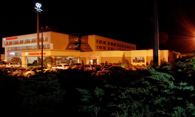 Cape Fear Hotel | Doubletree by Hilton Hotel Fayetteville