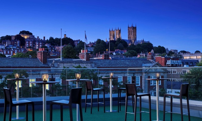Lincoln Hotel | DoubleTree by Hilton Lincoln
