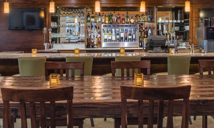 Oak Hills Hotel | DoubleTree by Hilton Portland - Beaverton