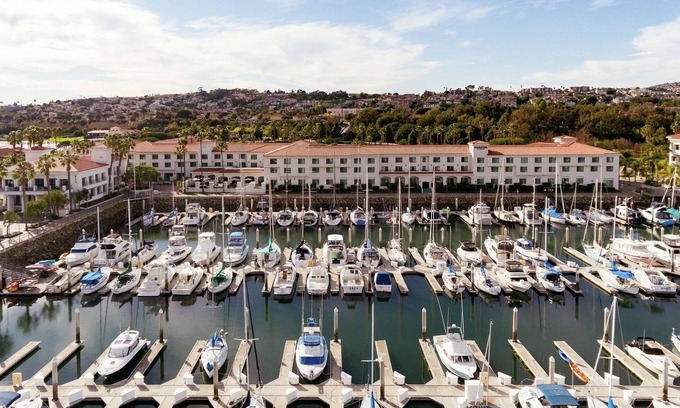 Fort MacArthur Hotel | DoubleTree by Hilton San Pedro - Port of Los Angeles