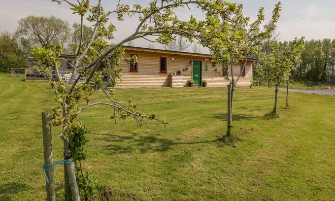 Congresbury Cabaña | DOWN THE RABBIT HOLE, pet friendly, with a garden in Congresbury