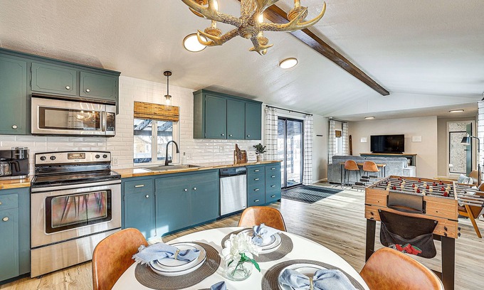 Cascade Casa | Downtown Cascade Vacation Rental < 1 Mi to Lake!