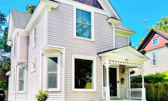 Delavan Casa | Downtown Delavan