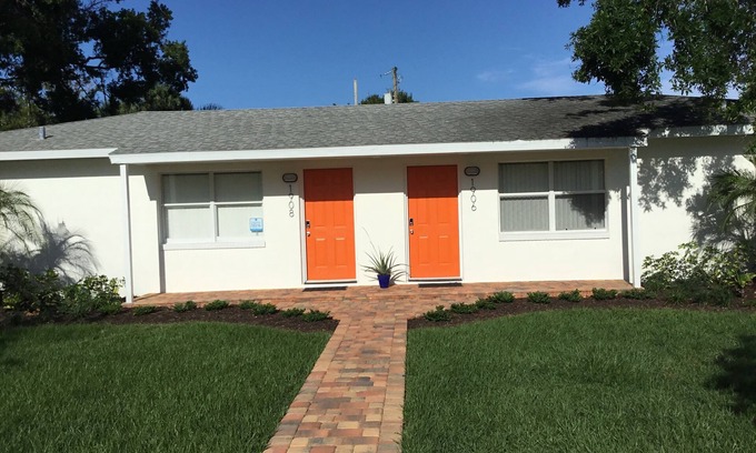 Vero Beach Casa | Duplex en el centro - Jardín tropical cerrado por el distrito de artes culturales