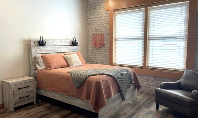 Fargo Apartamento | Downtown Fargo- Historical Building- Pet Friendly!