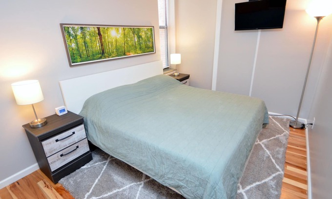 The Gate Apartamento | Downtown Gate District Neighborhood, Convenient To Everything, King Bed (1F)