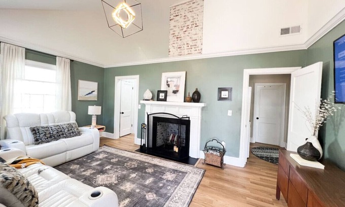 Spartanburg Casa | Downtown Sptg Historic Pet Friendly Home Sleeps 4