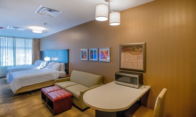 Downtown Denver Apartamento | Estudio totalmente equipado en el centro! Bañera de hidromasaje compartida, acceso a la piscina + desayuno gratuito