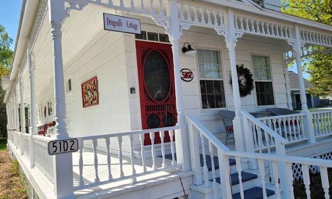 Eagle River Casa | Dragonfly Cottage: Your Autumn Escape to Vibrant Colors and Adventure