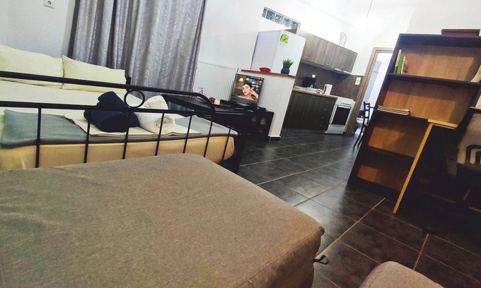 Karditsa Apartamento | Dreams 3 Studio in Karditsa with kitchen, very large balcony, WiFi, AC