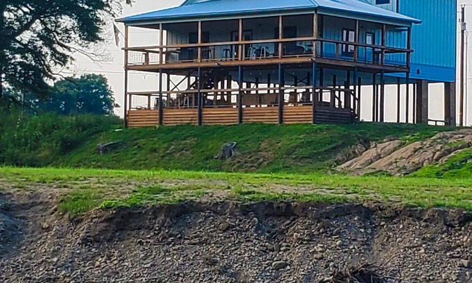 Glenwood Cabina | Dreamweaver on the Caddo!