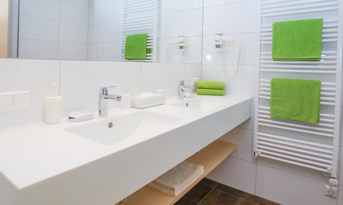 Untertschern Cabaña | Dreibettzimmer mit Südbalkon - Haus Maria